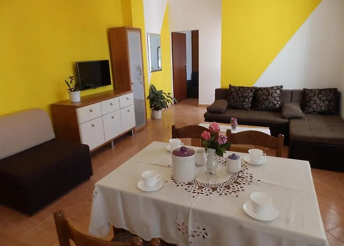 8 Διαμέρισμα