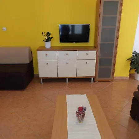 Apartment Kampor 8