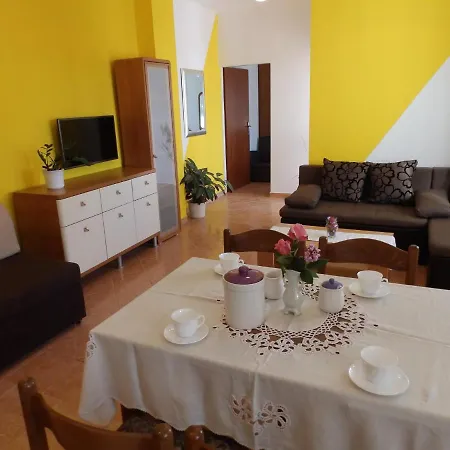 Kampor 8 Apartment
