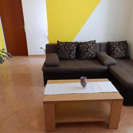 Apartment Kampor 8