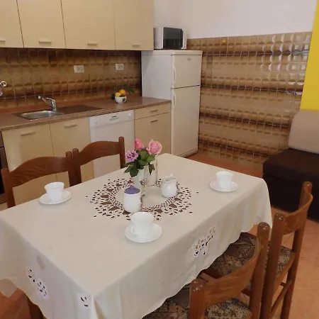 Kampor 8 * Supetarska Draga