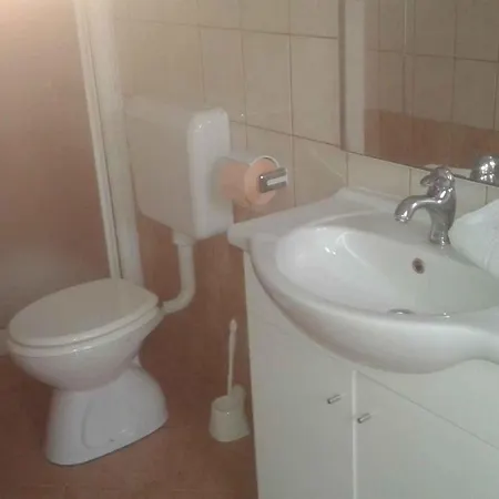 Apartment Kampor 8 *